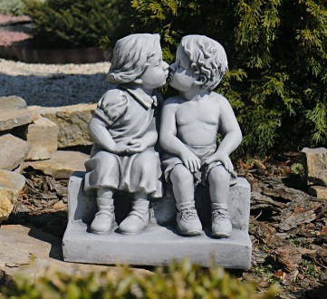 Садовая фигура Целующиеся мальчик и девочка – очаровательная целующаяся пара мал. . фото 2
