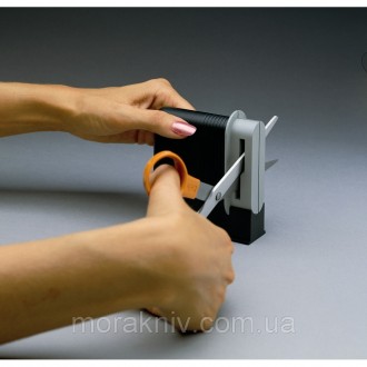 Регулярное применение точилки для ножниц Fiskars (Фискарс) (859600) позволяет со. . фото 3