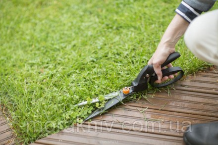 Ножницы для травы Fiskаrs снабжены оригинальной Серво-системой, предотвращающей . . фото 7