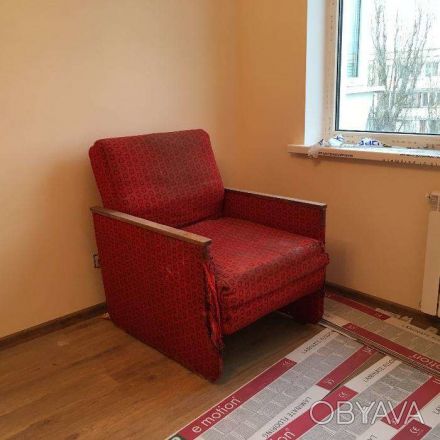 Продам кресло-кровать, немного порванная обшивка (на фото видно).. . фото 1