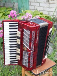 Повний професійний аккордеон Royal Standard Montana червоного кольору. В ідеальн. . фото 7