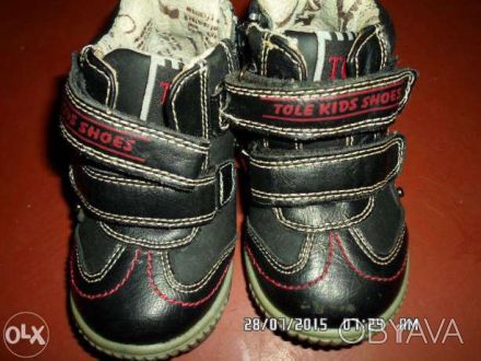 продаю детские демисезонные ботинки 
черного цвета в отличном состоянии,
разме. . фото 1