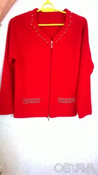 Продам новую женскую кофту на молнии   50р  цвет красный  рукав 52см    плечи   . . фото 4