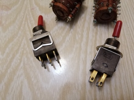 Два переключателя: ПТ57-6-1В (год выпуска 8910) - цена за шт. рабочие.. . фото 4