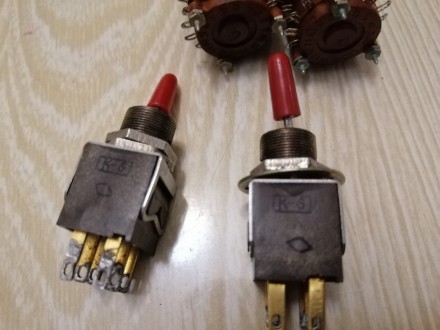 Два переключателя: ПТ57-6-1В (год выпуска 8910) - цена за шт. рабочие.. . фото 3