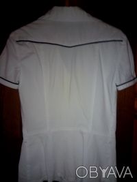 Школьная блуза, состояние идеальное. Длина 57 см, ширина плеч 37 см, ширина под . . фото 3