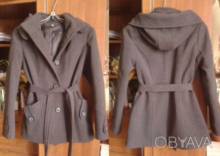 Серое женское пальто, абсолютно новое, одевалось только в помещении для примерки. . фото 1