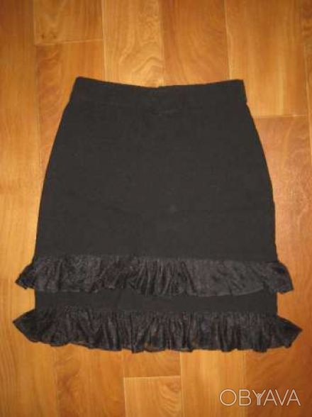 Черная летняя юбка в отличном состоянии. Размер 34. Длина юбки - 45 см, талия (п. . фото 1