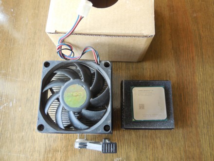 Процессор AMD Athlon II X2 245 в комплекте с боксовым кулером.

Процессор AMD . . фото 2