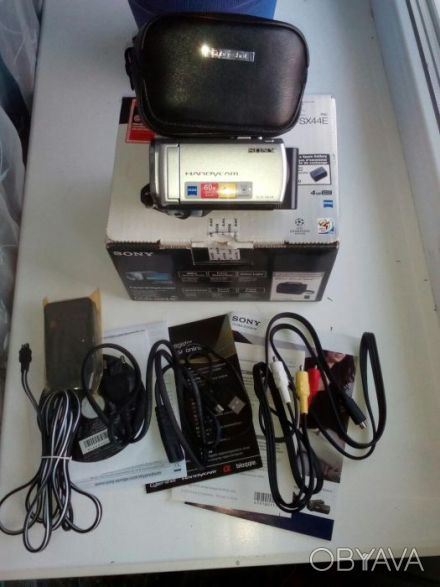 Продам видеокамеру SONY HANDYCAM DCR-SX44 + фирменный чехол SONY. С коробкой, до. . фото 1