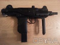 Пистолет-пулемет KWC KMB07 — копией известнейшего пистолета-пулемета Mini UZI. В. . фото 2