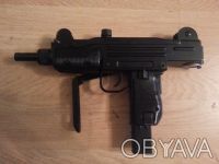 Пистолет-пулемет KWC KMB07 — копией известнейшего пистолета-пулемета Mini UZI. В. . фото 3