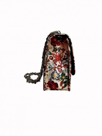 Цветочный принт этой маленькой сумки-клатча внесет в гардероб модницы нотку экст. . фото 3