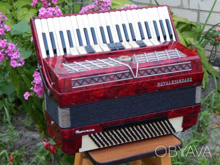 Повний професійний аккордеон Royal Standard Montana червоного кольору. В ідеальн. . фото 1