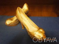 Красивые женские итальянские туфли (Basconi), золотистого цвета. В хорошем состо. . фото 4