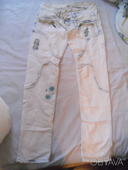 Светлые джинсы в очень хорошем состоянии. Примерные замеры : пояс - 36 см. Длина. . фото 1