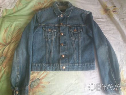 Женская джинсовая куртка синевого цвета из плотной джинсовой ткани. . фото 1