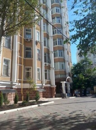 Продам 3-комнатную квартиру в доме Каркашадзе/Довженко,  три комнаты и кухня-сту. . фото 2