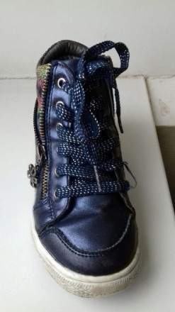 Демисезонные ботинки для девочки в нормальном состоянии 29 разм с искусственной . . фото 2