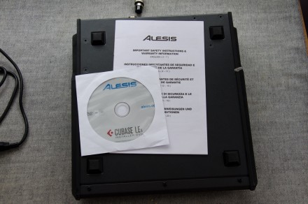 Мікшерний пульт ALESIS MultiMix 8 FX .
 В комплекті мануал, USB кабель, диск з . . фото 7
