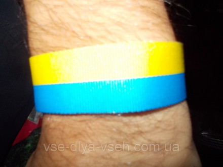 Ленточка на запястье флаг Украины.Длина 21.5 и 18см.ширина 2см.Материал флаговый. . фото 2