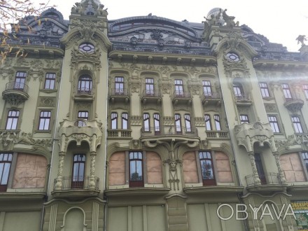 Памятник архитектуры всем известный отель в самом центре Одессы. 
. . фото 1