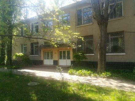 Продается двухэтажное здание в Суворовском районе общей площадью 2600 квадратных. Суворовский. фото 2