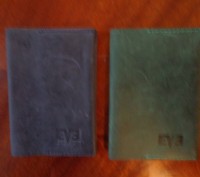 Продам кожаные обложки на паспорт украинского бренда LEVEL. Есть синяя и зеленая. . фото 2