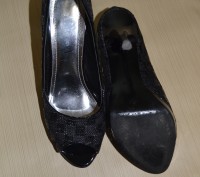 Продам черные туфли с пайетками в отличном состоянии на высоком каблуке. Одеты п. . фото 3