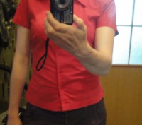 Оригинальная красная блузка Helly Hansen с принтом. Короткий рукав.

В такой б. . фото 2