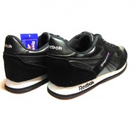 Мужские кроссовки Reebok Classic (Black)

Reebok Classic выполнены в черном цв. . фото 3