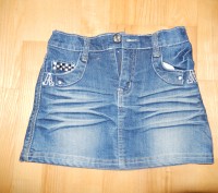 Темно-синяя джинсовая юбка на девочку 8-10 лет. В очень хорошем состоянии, почти. . фото 3
