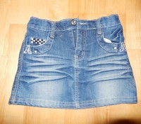 Темно-синяя джинсовая юбка на девочку 8-10 лет. В очень хорошем состоянии, почти. . фото 2
