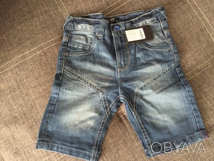 Стильные джинсовые шорты.
По бирке 5-6 лет, фактически можно и на 7 лет носить.. . фото 1