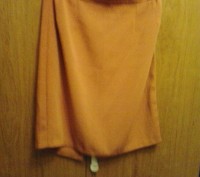 костюмы женские классичесие с юбкой размер:44-46,абсолютно новые;красный сочного. . фото 3