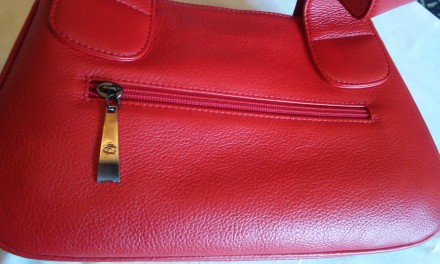 Кожаная красная сумка Giorgio Ferretti. Италия!
Привезаны из Европы
Потрясающе. . фото 11