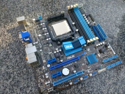 Тип разъема Socket AM3
Чипсет (Северный мост)	AMD 880G
Формфактор	MicroATX
По. . фото 2