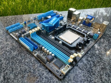 Тип разъема Socket AM3
Чипсет (Северный мост)	AMD 880G
Формфактор	MicroATX
По. . фото 5