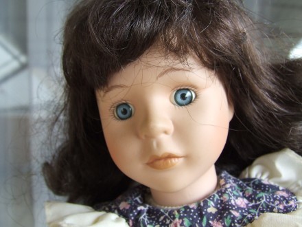 Кукла фарфоровая германнская колекционна номерная №А0330 Промеланд  Беатрич раз.. . фото 3