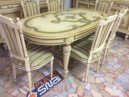 Столовая состоит из обеденного овального стола, 6-ти стульев и серванта, комода . . фото 3