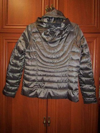 Якісна тепла куртка з натуральним пухом всередині на осінній період
Превезена з. . фото 4