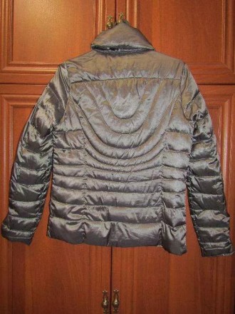 Якісна тепла куртка з натуральним пухом всередині на осінній період
Превезена з. . фото 3