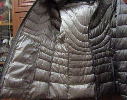 Якісна тепла куртка з натуральним пухом всередині на осінній період
Превезена з. . фото 5