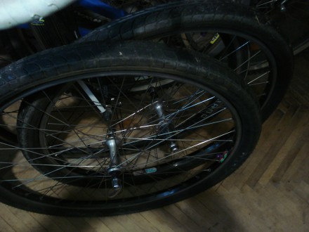 Продам пару отличных универсальных колес в сборе Shimano XTR / Deore XT

Пара . . фото 5