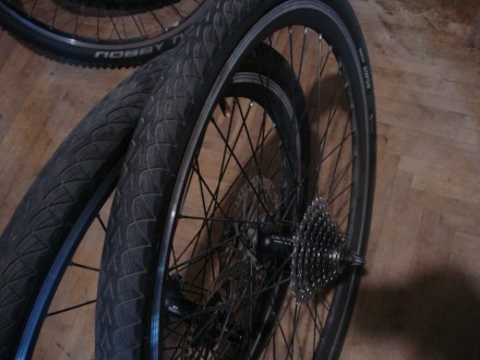 Продам пару отличных универсальных колес в сборе Shimano XTR / Deore XT

Пара . . фото 9