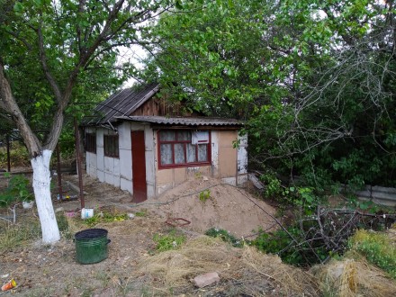 Очень дешево продается деревянный дом-дача и ровный участок 4 сотки (25х17 м) по. . фото 7