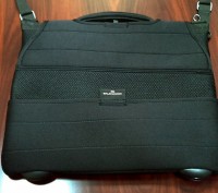 Продаю новую сумку под ноутбук 15,4(6) дюйма от Balenciaga. Оригинал. Сделана из. . фото 4