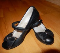 Нарядные черные кожаные туфли для девочки, с бантами, каблучок 4см. Для выпускно. . фото 3