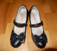 Нарядные черные кожаные туфли для девочки, с бантами, каблучок 4см. Для выпускно. . фото 4