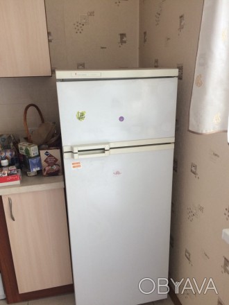 Холодильник перебуває в нормальному робочому стані, швидко та якісно морозить.. . фото 1